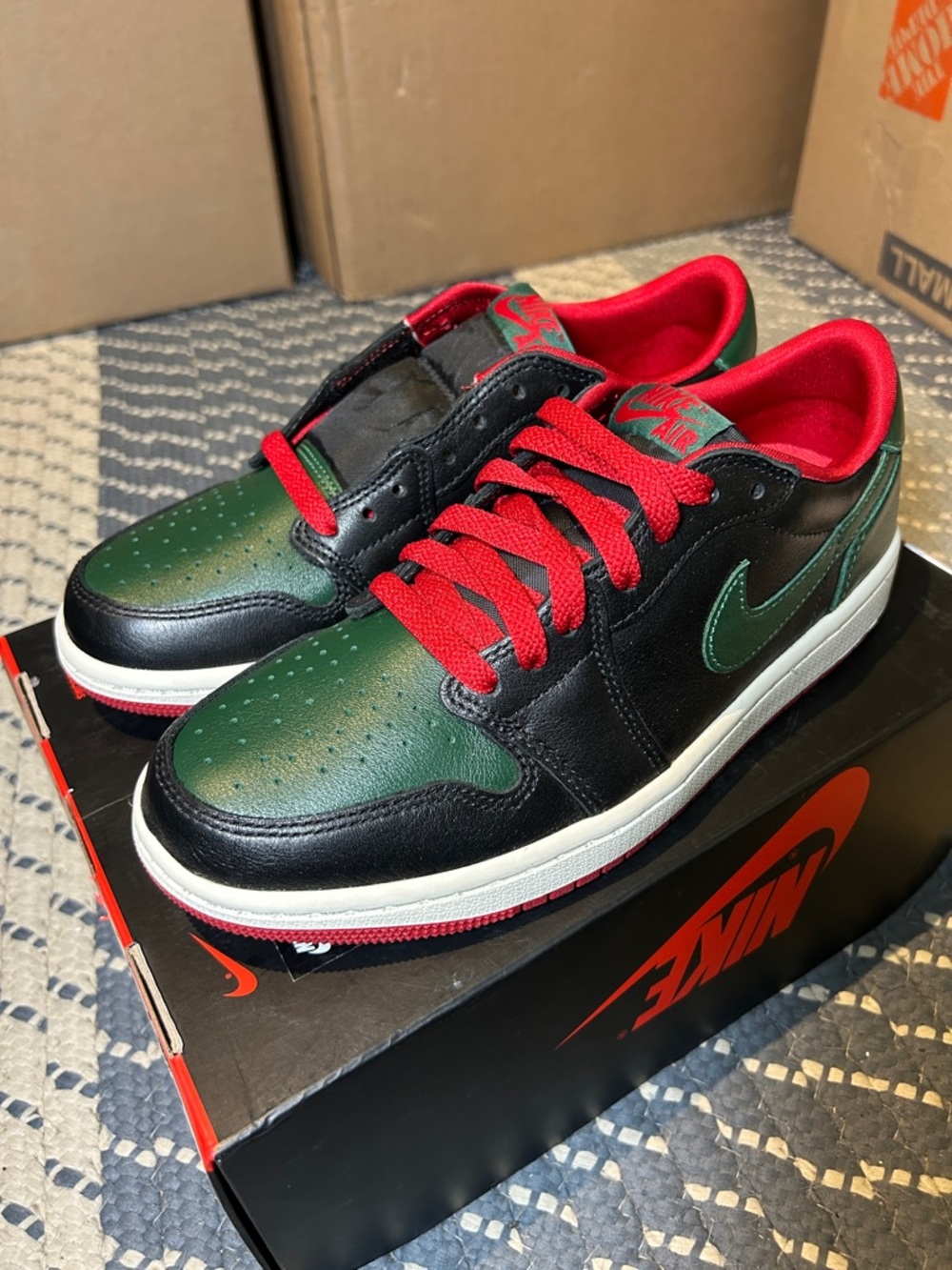 Wmns Air Jordan 1 retro low og black/gorge green-varsity red